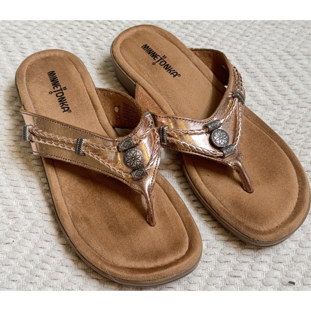 Minnetonka Silverthorne 360 Leather Thong sandals Copper Rose Gold Women's Sz 9